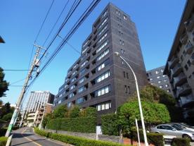 南青山テラス常盤松フォレストの外観