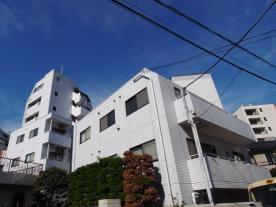 ラミアール白金台の外観