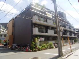 千駄ヶ谷平和マンションの外観